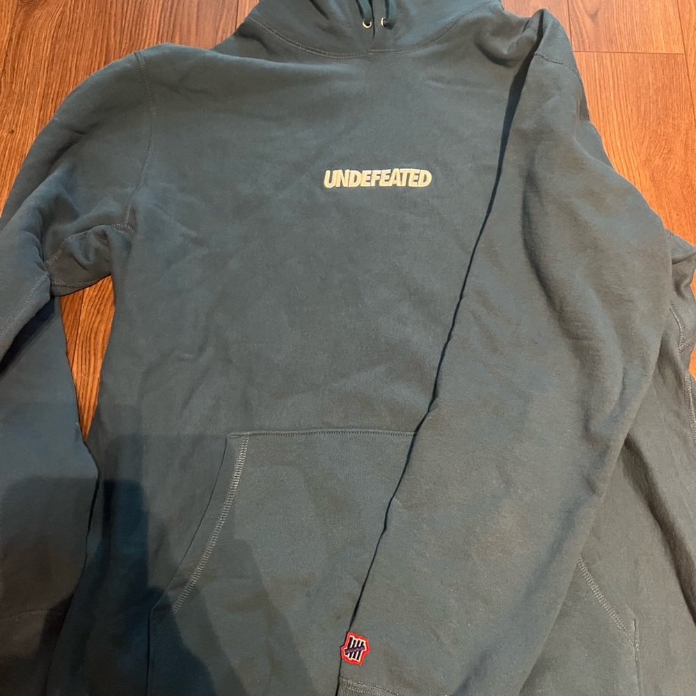 undefeated hoodie men xlarge